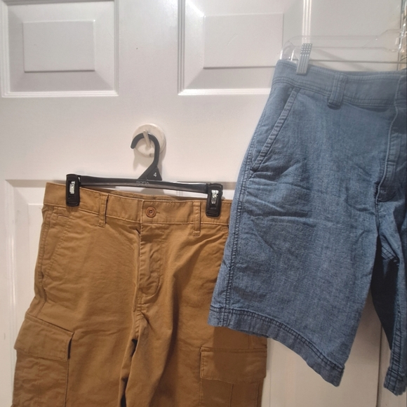 St Johns Bay & Dessert Dunes 2 Pair of Shorts Size 32 - Picture 2 of 6